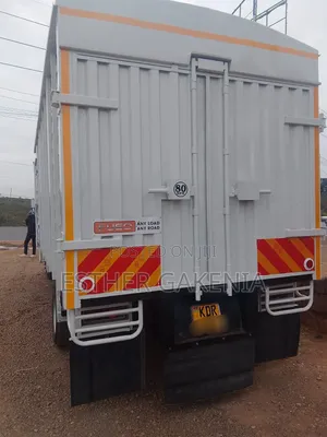 Mitsubishi Fuso Canter 2023 White