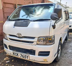 Toyota HiAce 2010 White