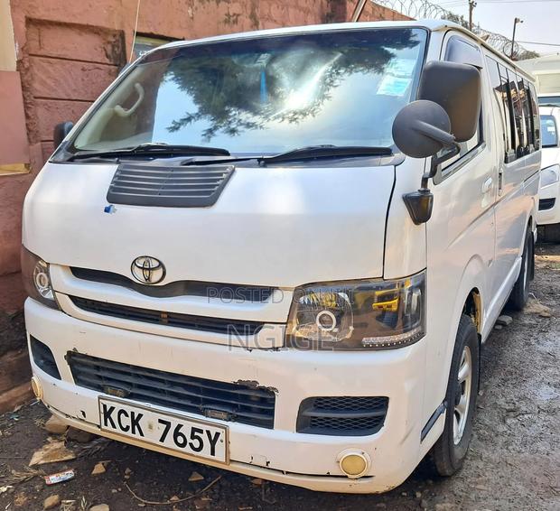 Toyota HiAce 2010 White