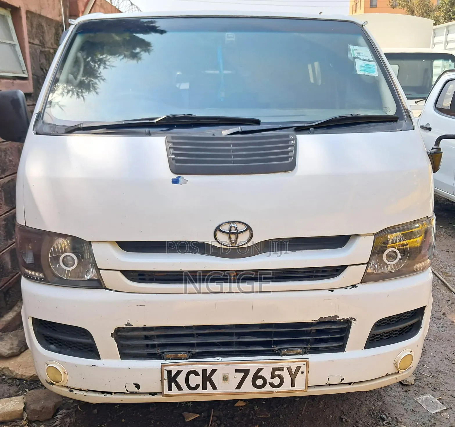 Toyota HiAce 2010 White