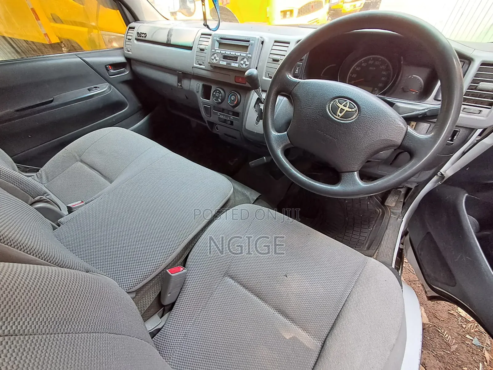 Toyota HiAce 2010 White