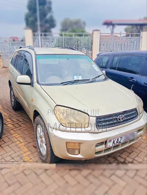 Toyota RAV4 Automatic 2000 Gold