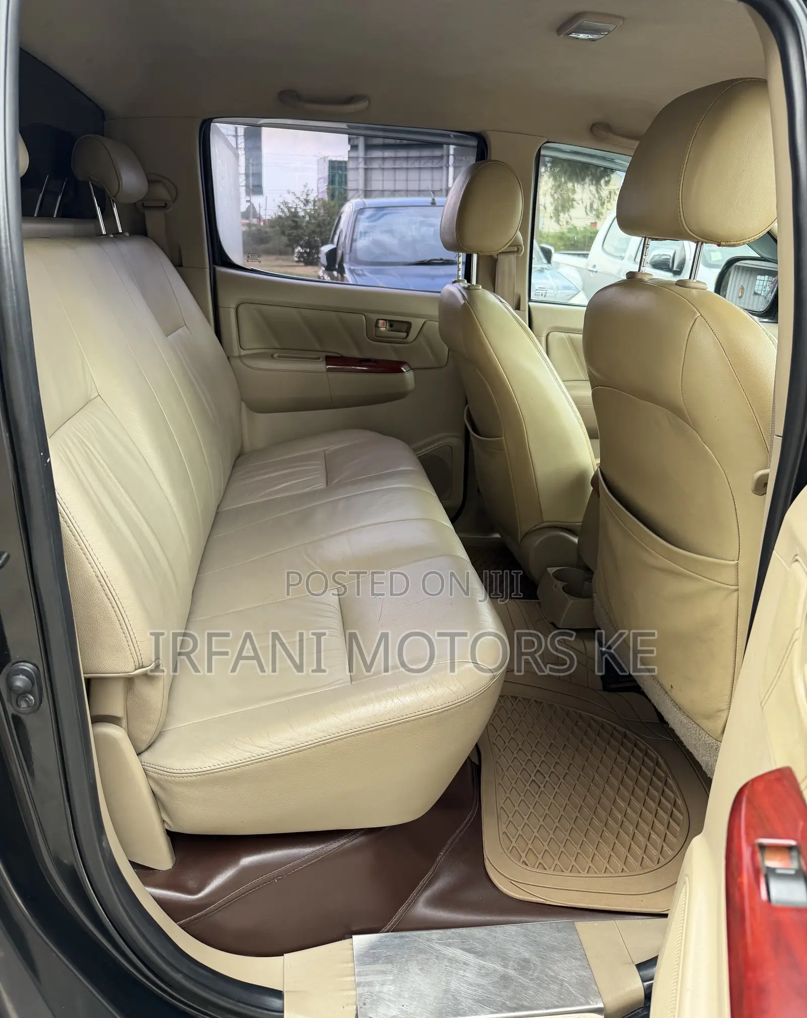 Toyota Hilux 2010 Black