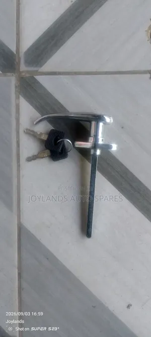 Isuzu 4.3/3.6/Frr(all Buses) L-Handle With Keys