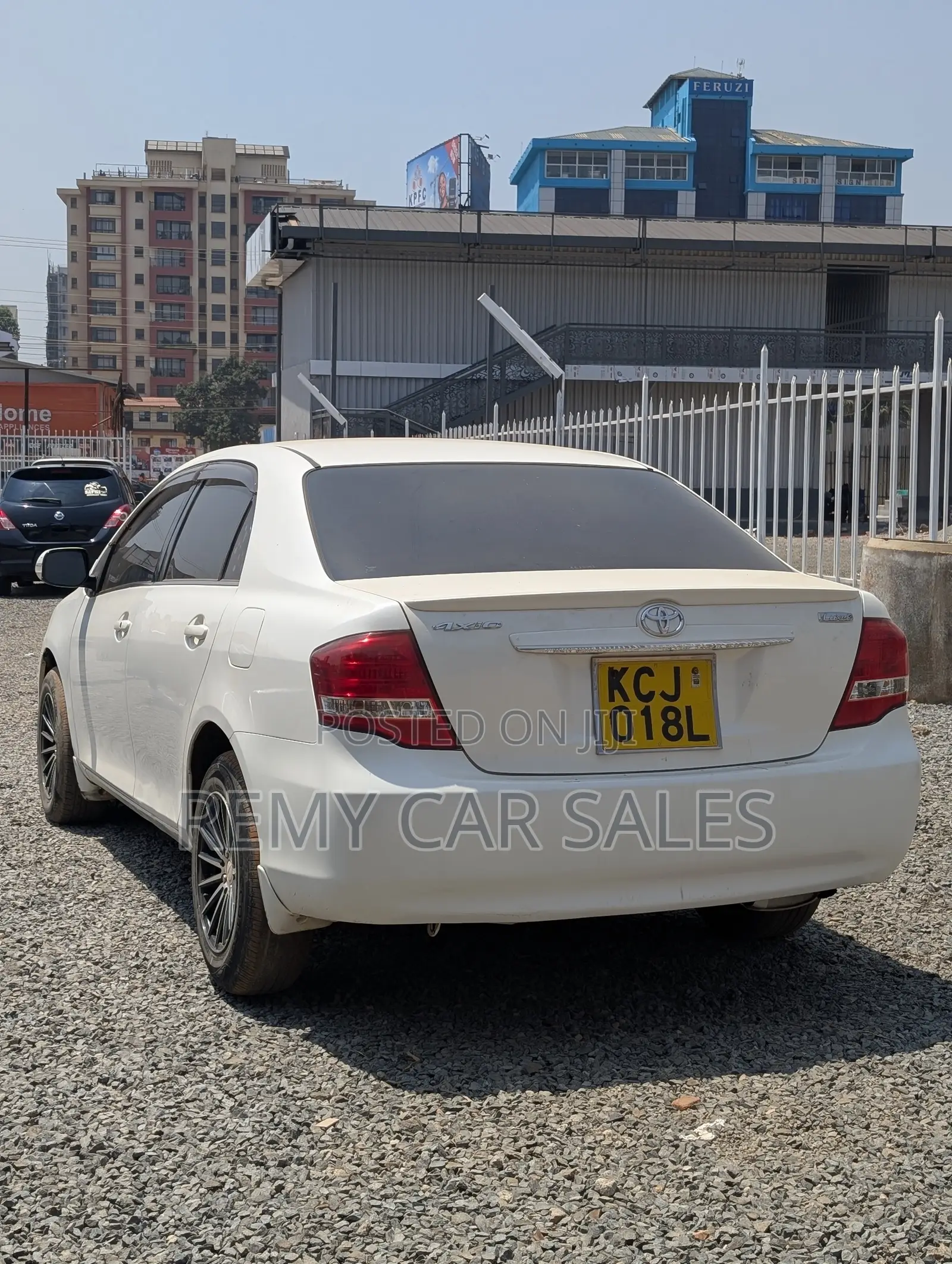 Toyota Axio 2009 White