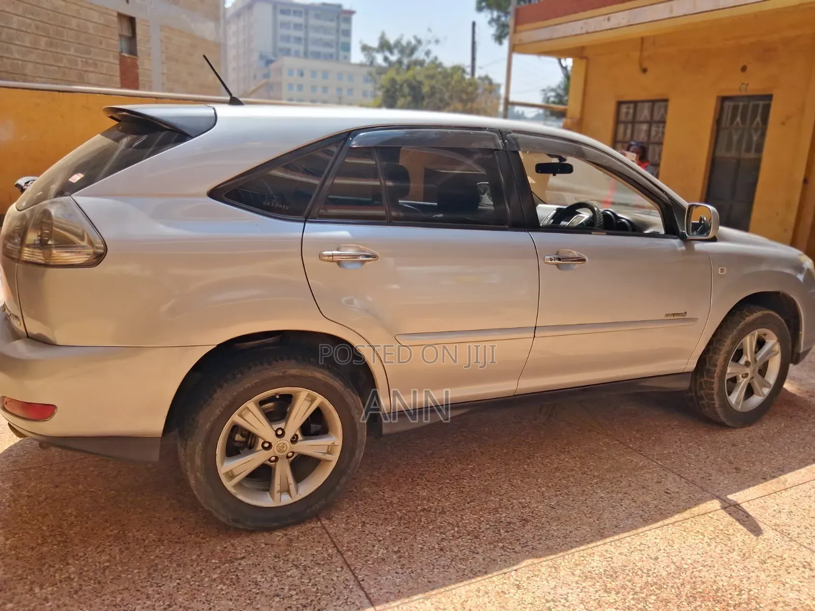 Toyota Harrier 3.3 Hybrid 4WD 2011 Silver