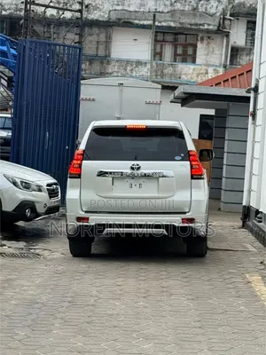 Toyota Land Cruiser Prado 2019 Off white