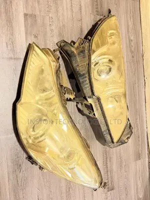 Subaru Outback BR9 2011 Front Headlights Good Working Condition