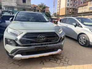 Toyota RAV4 Adventure 2019 Green