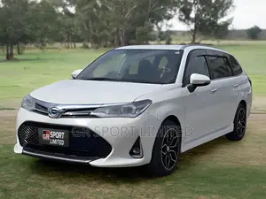 Toyota Corolla Fielder 1.5 Hybrid FWD 2018 White