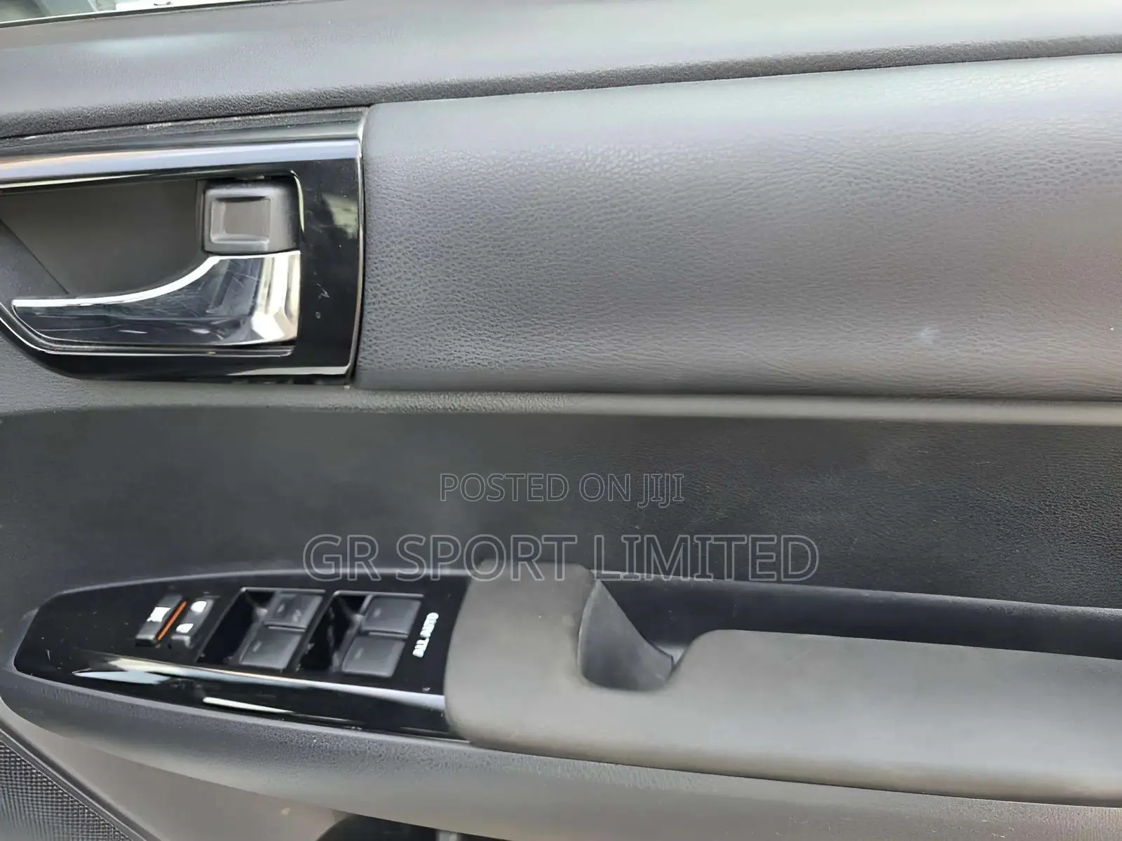 Toyota Corolla Fielder 1.5 Hybrid FWD 2018 White