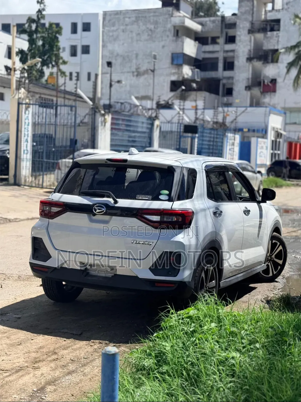 Daihatsu Rocky 2020 White