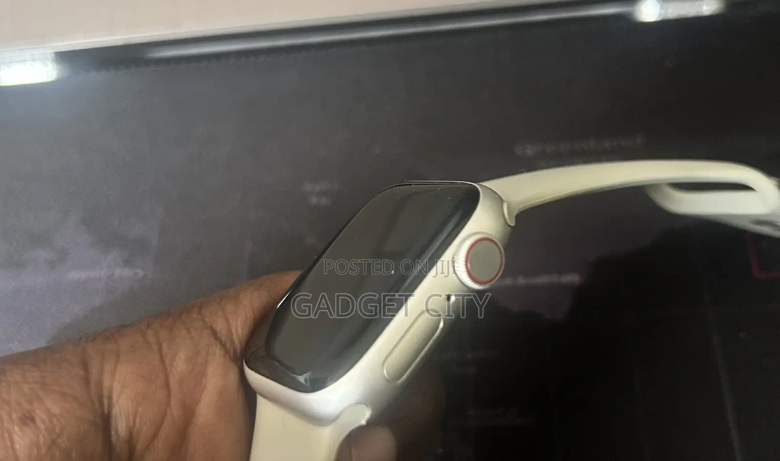 Apple Watch Series 7 GPS Cellular 41mm Aluminum Sport Band -Starlight