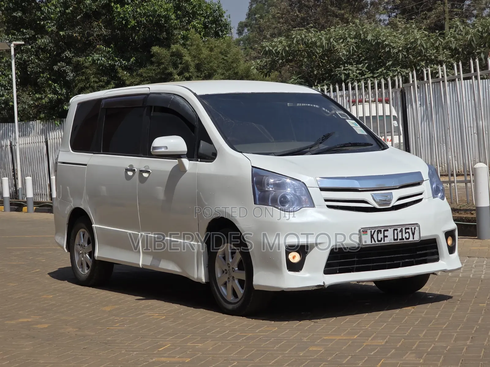Toyota Noah 2008 White