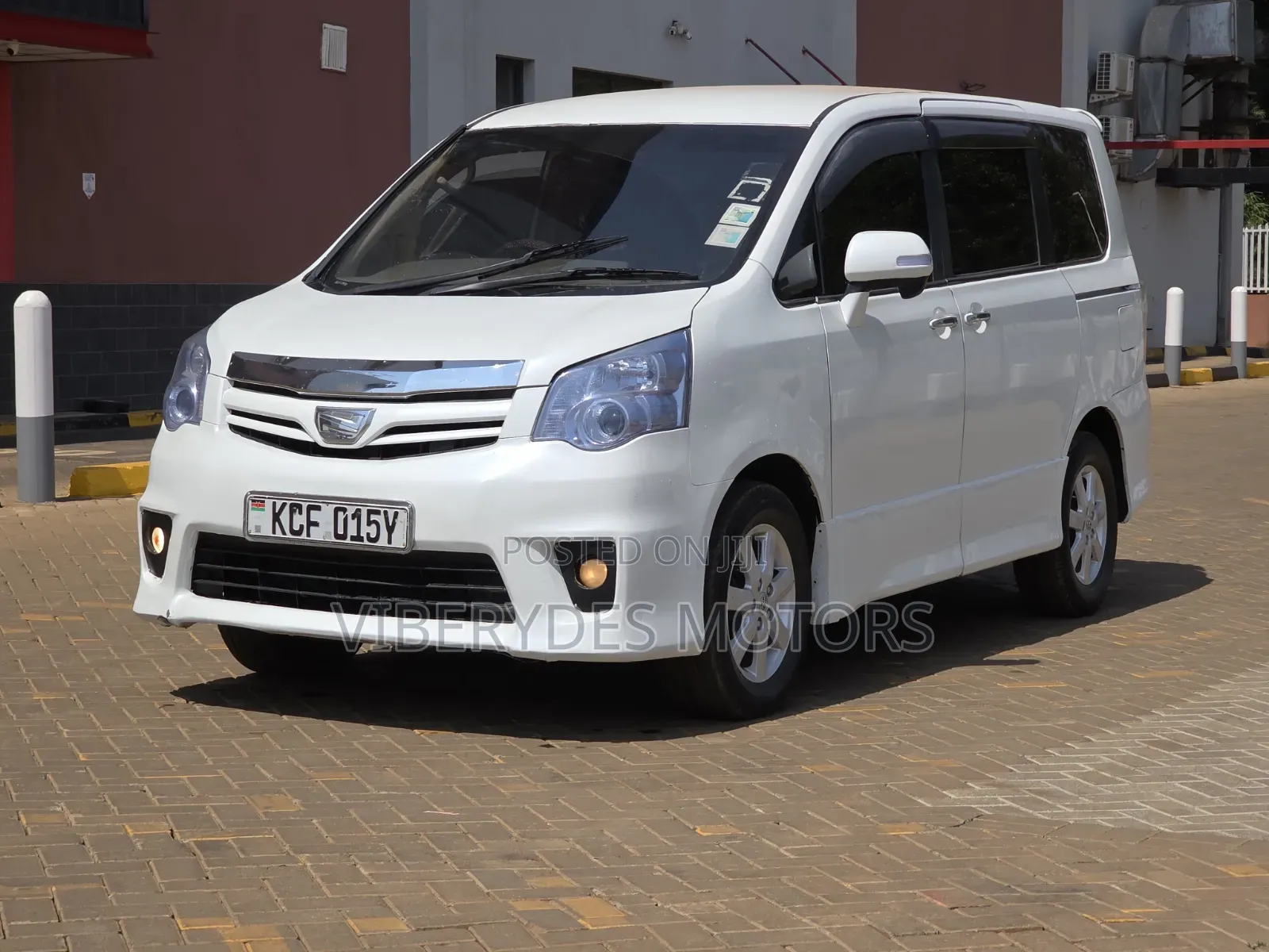 Toyota Noah 2008 White