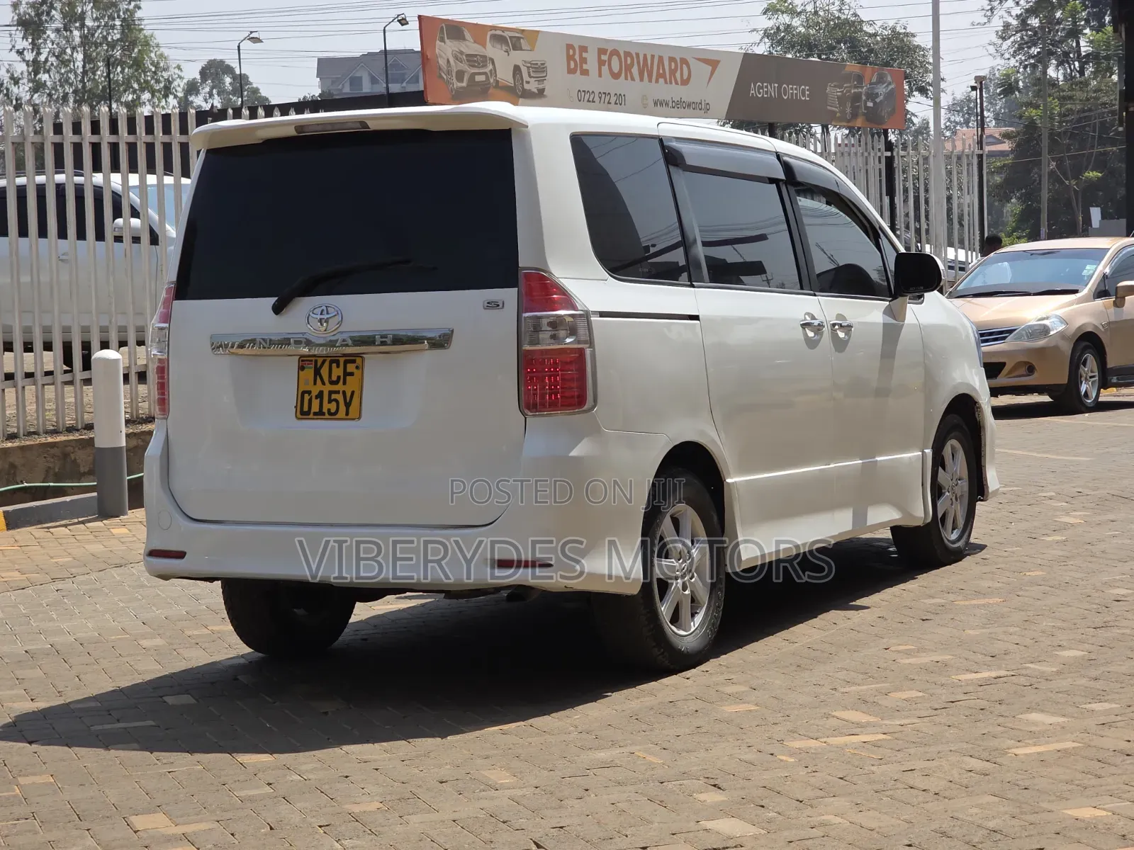 Toyota Noah 2008 White