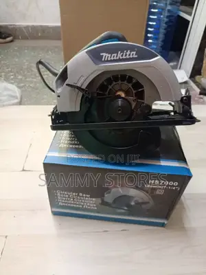 Makita Professional Wood Cutting Saw