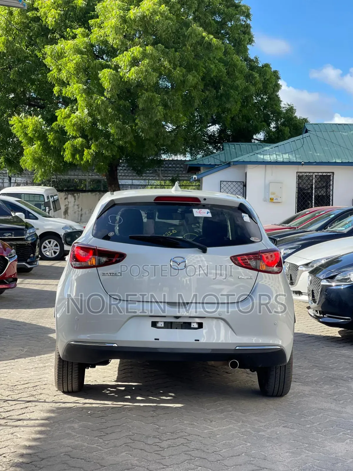 Mazda 2 2020 Silver