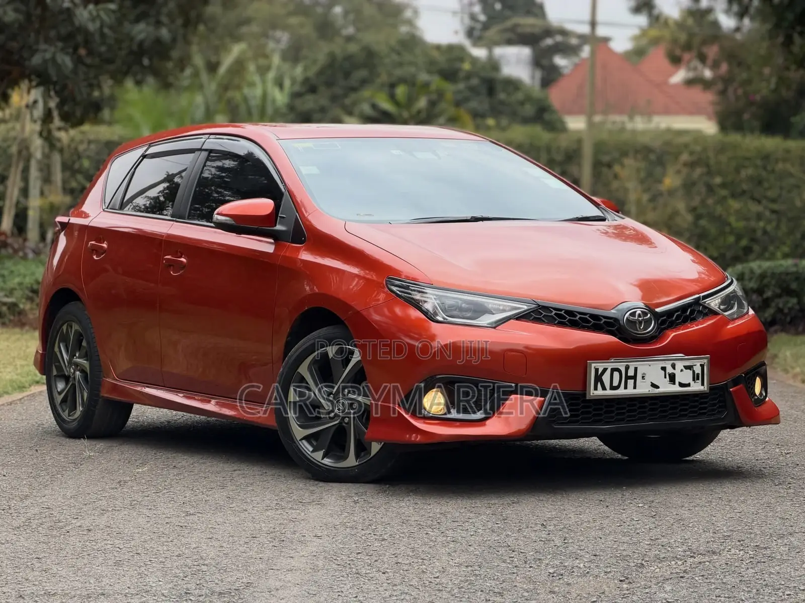 Toyota Auris 2016 Orange