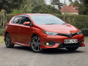 Toyota Auris 2016 Orange