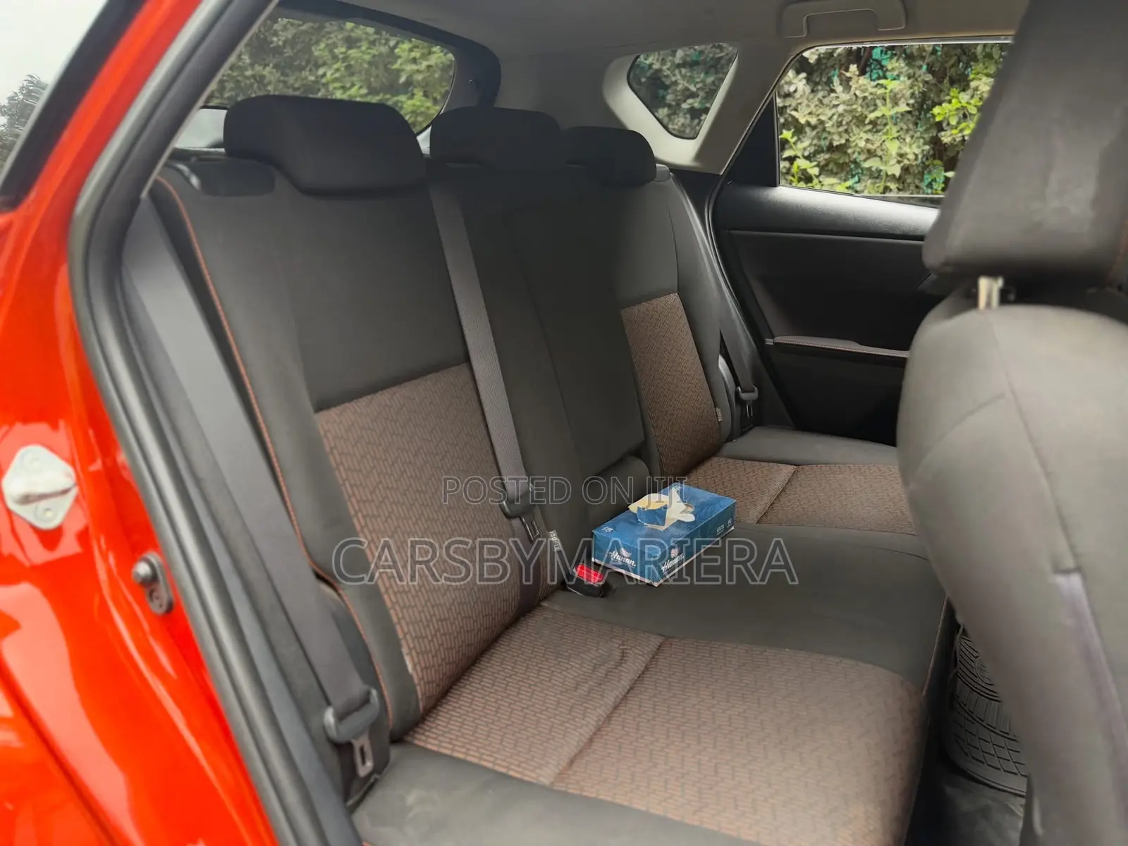 Toyota Auris 2016 Orange