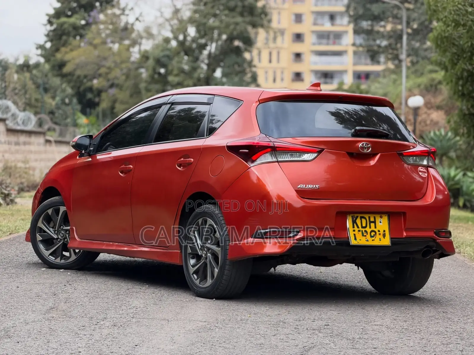 Toyota Auris 2016 Orange