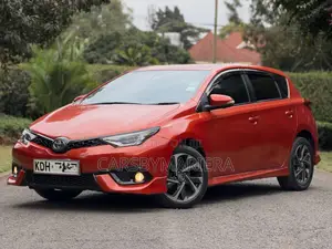 Toyota Auris 2016 Orange
