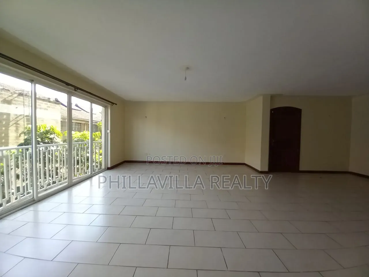 3bdrm Apartment in Raphta Road Area for rent