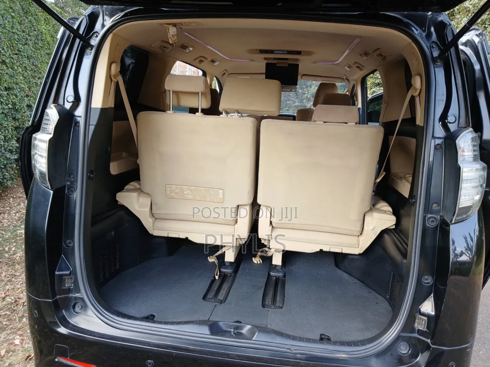Toyota Vellfire Z 2.5 FWD 8-Seater 2015 Black