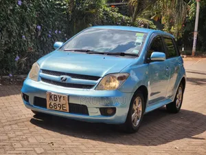 Toyota IST 2006