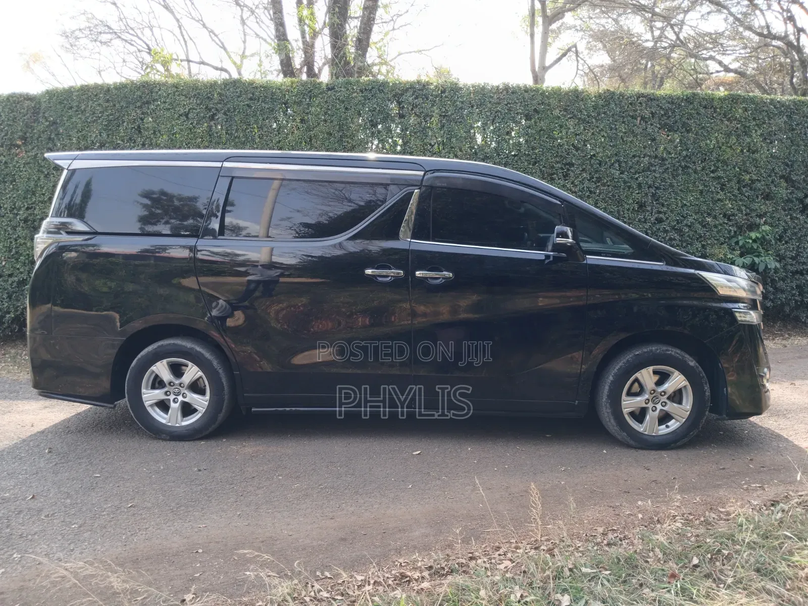 Toyota Vellfire Z 2.5 FWD 8-Seater 2015 Black