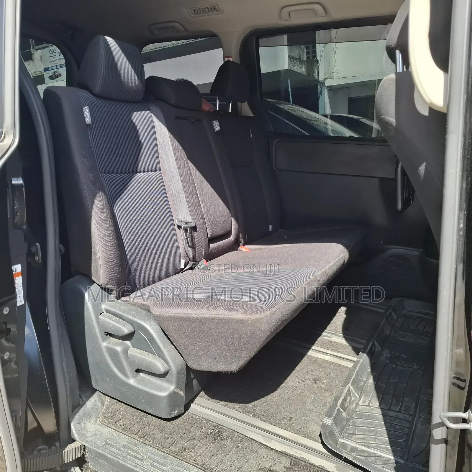 Toyota Noah 2.0 AWD (8 Seater) 2019 Black