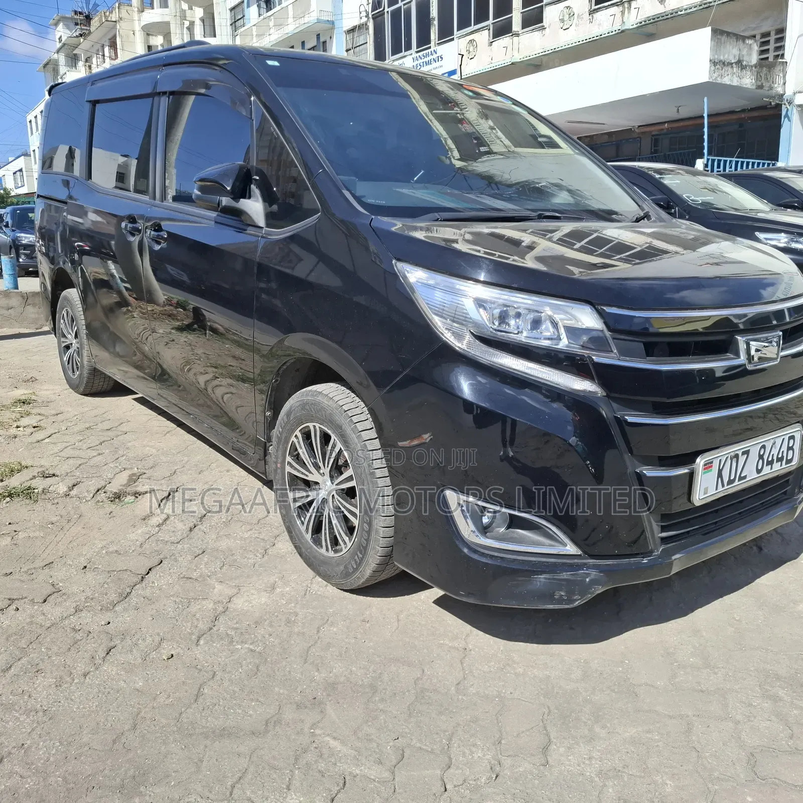 Toyota Noah 2.0 AWD (8 Seater) 2019 Black