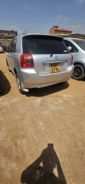 Toyota Corolla RunX 2003 Silver