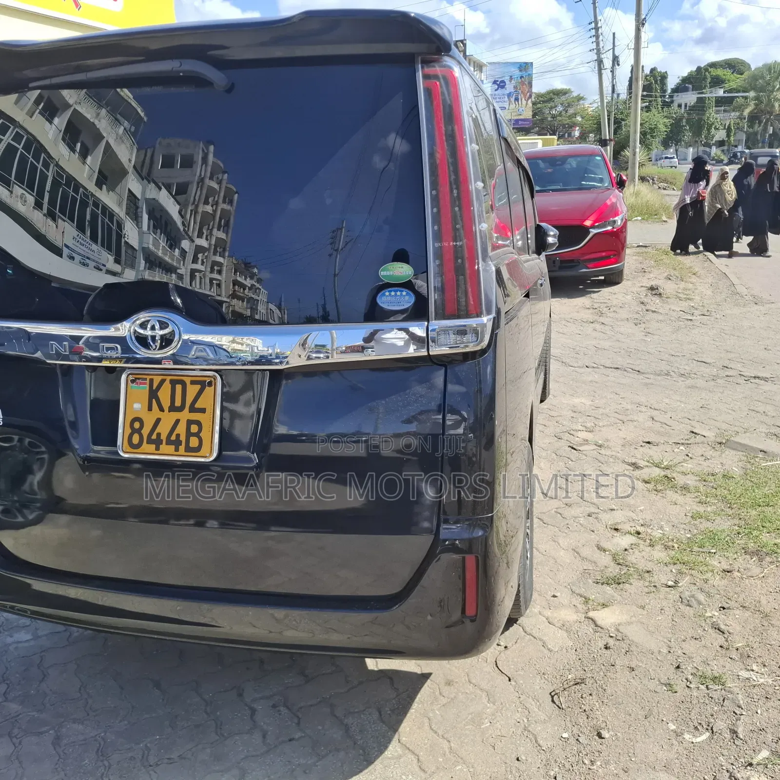 Toyota Noah 2.0 AWD (8 Seater) 2019 Black