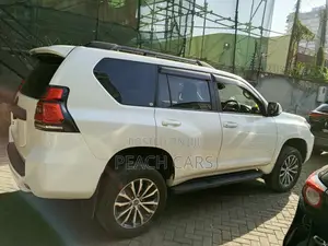 Toyota Land Cruiser Prado 2019 White