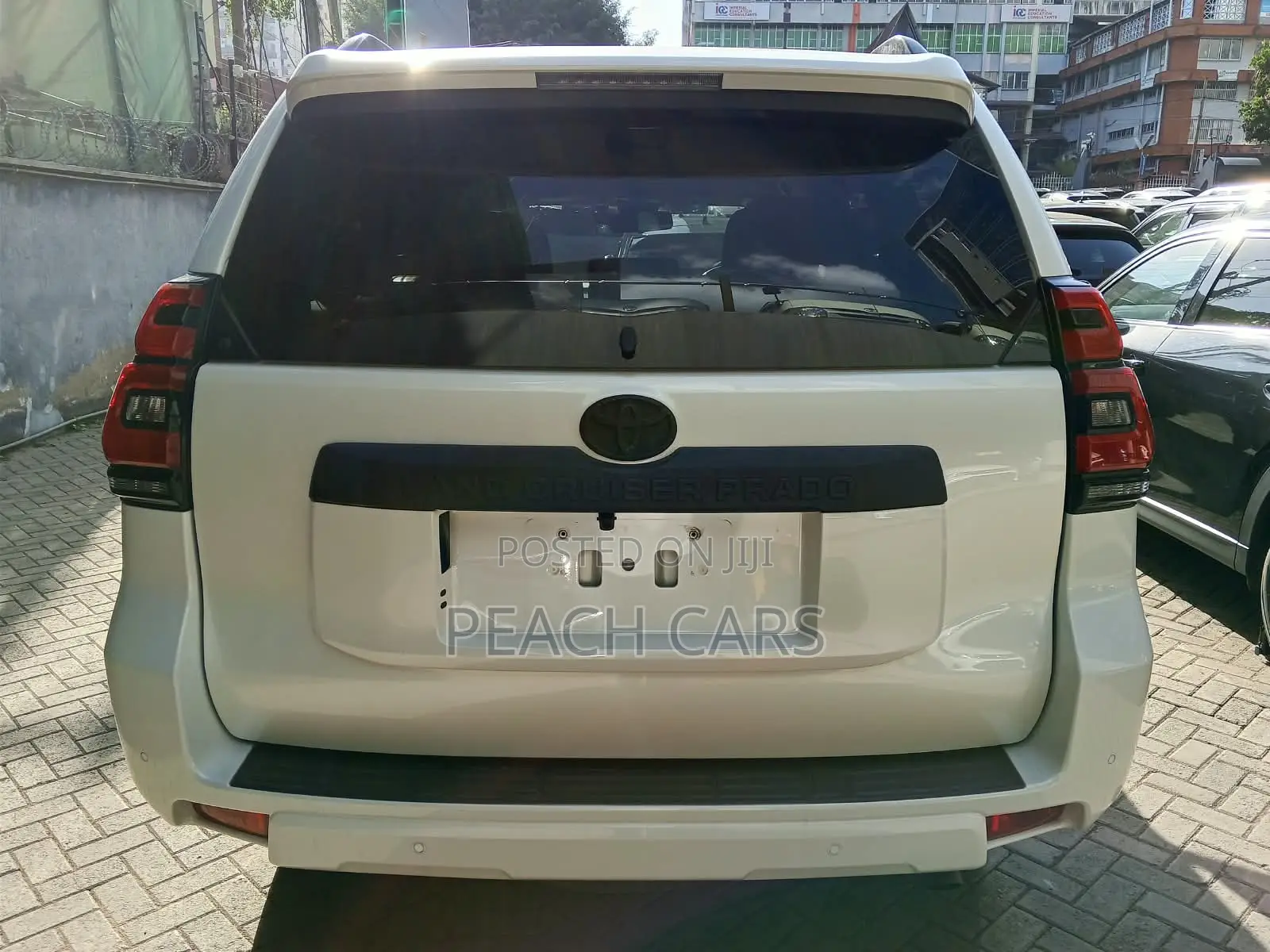 Toyota Land Cruiser Prado 2019 White
