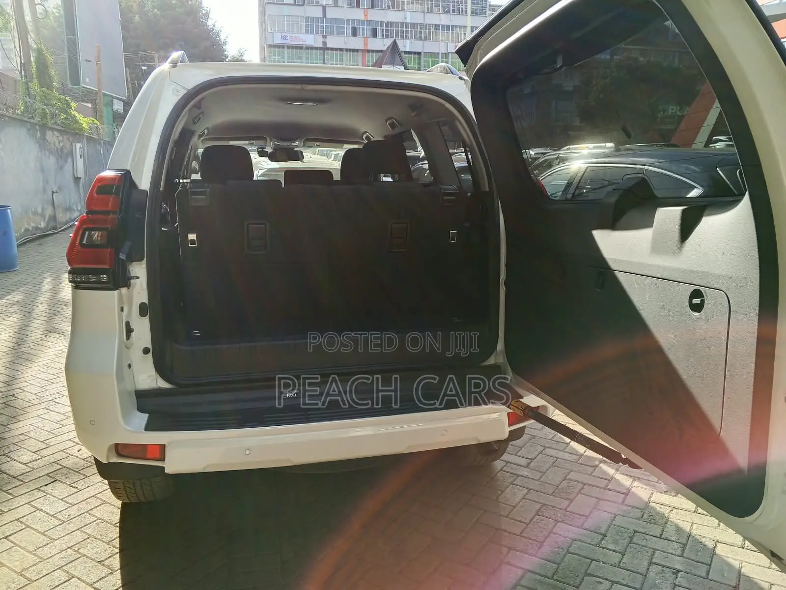 Toyota Land Cruiser Prado 2019 White