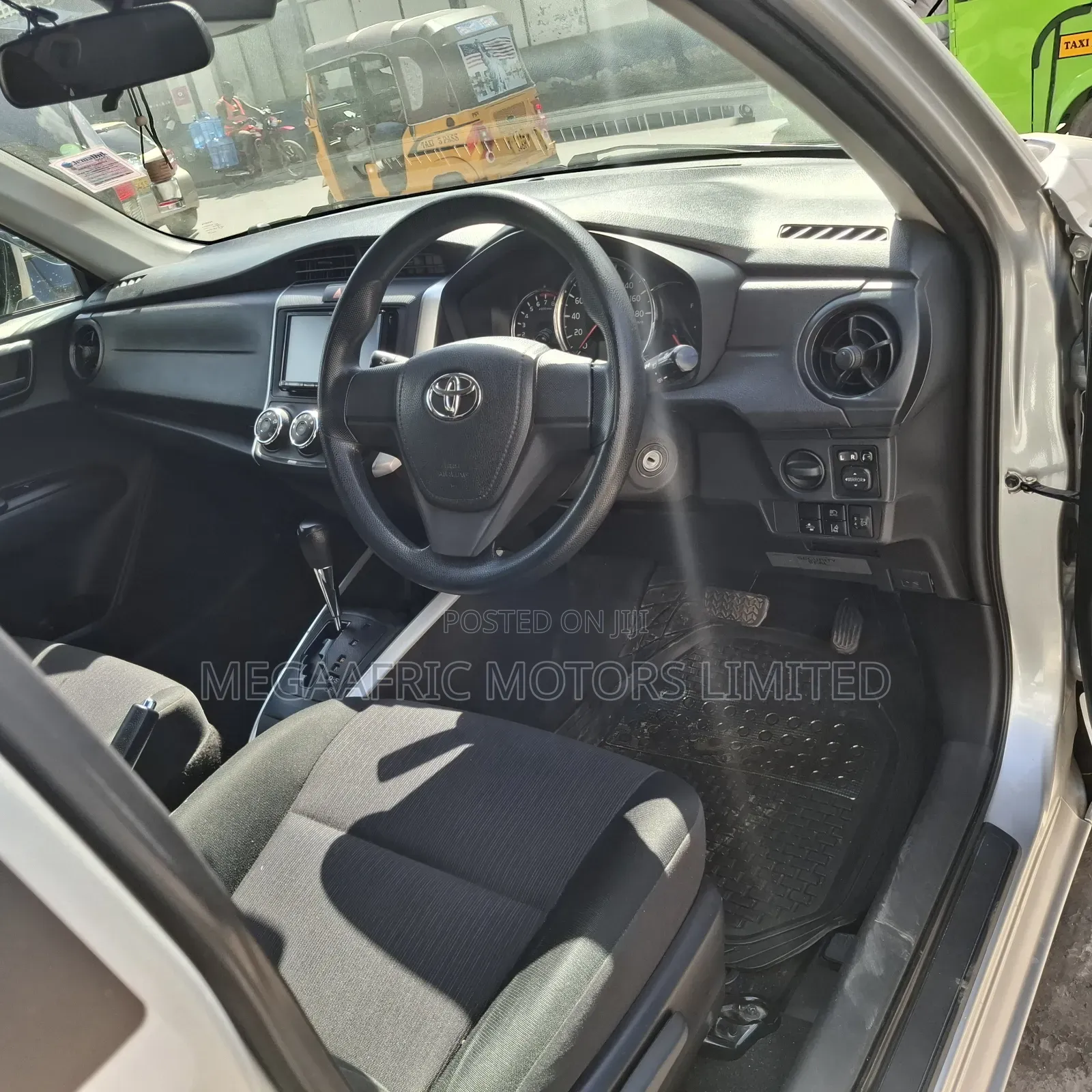 Toyota Corolla Fielder 1.5 Petrol FWD 2018 Silver