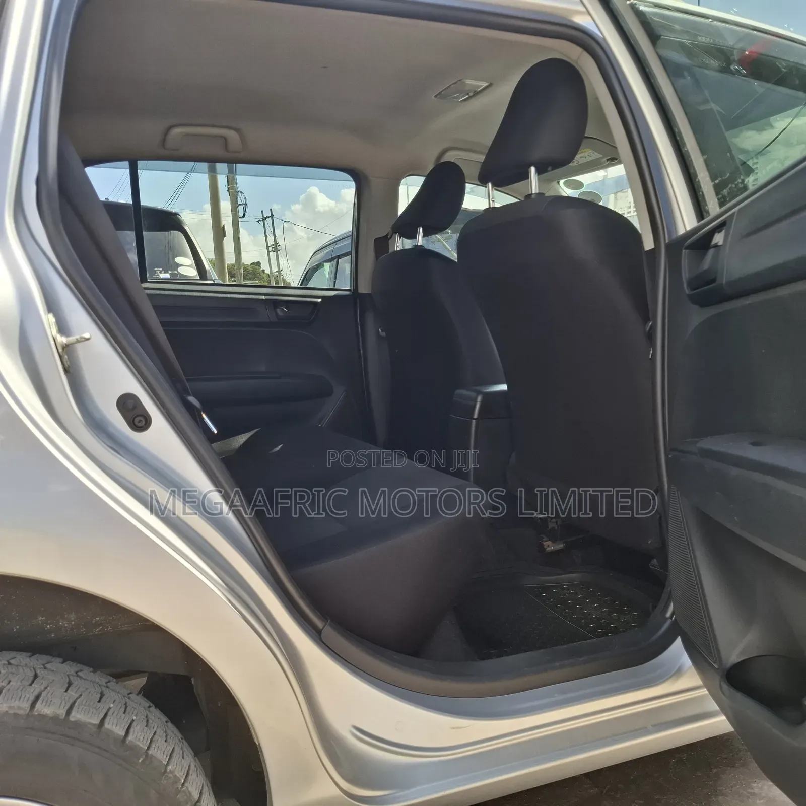Toyota Corolla Fielder 1.5 Petrol FWD 2018 Silver