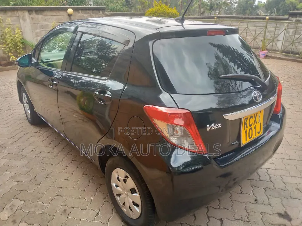 Toyota Vitz 1.0 FWD 5dr 2012 Black