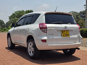 Toyota RAV4 2009 White