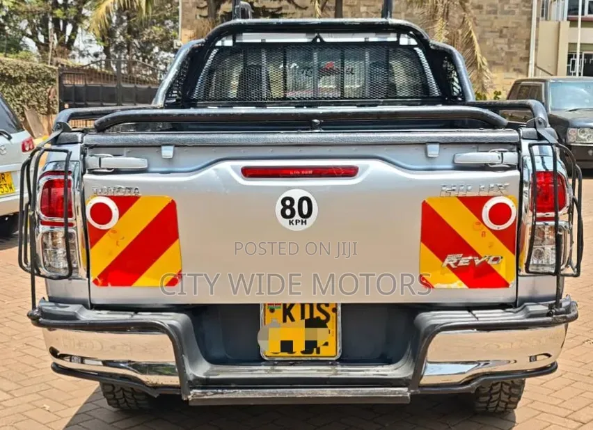 Toyota Hilux 2017 White