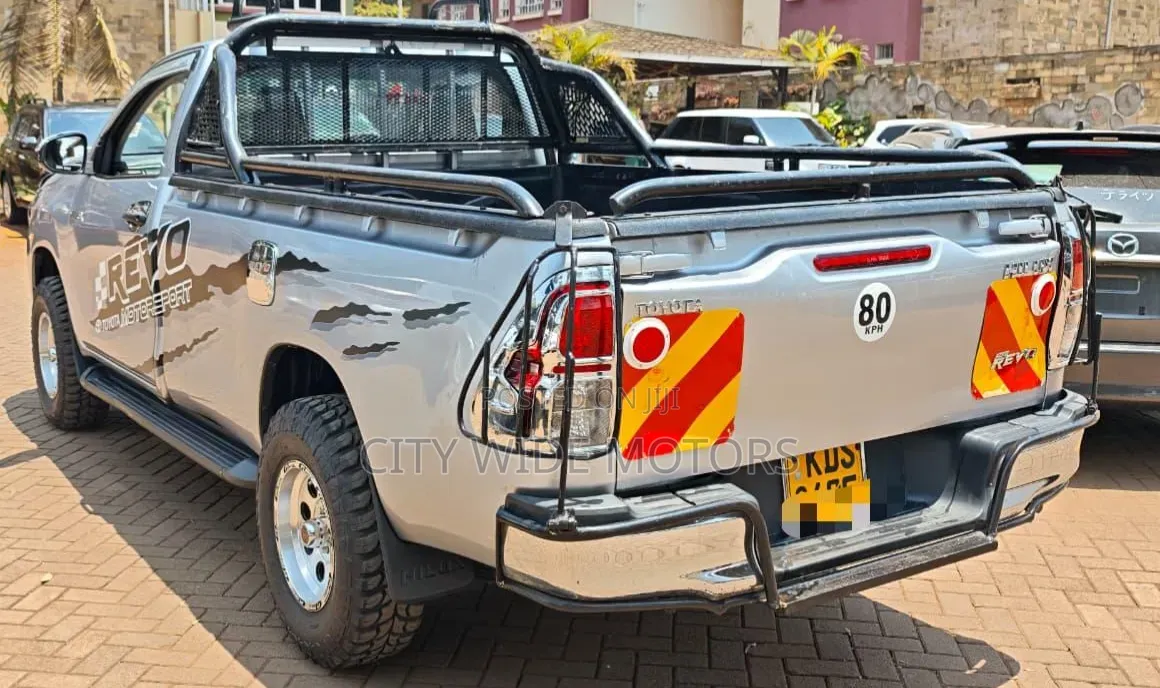 Toyota Hilux 2017 White