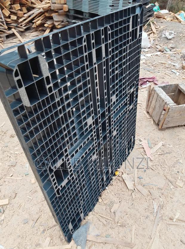 Long-Lasting Plastic Pallets