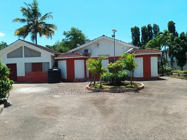 6bdrm Bungalow in Nyali Estate for sale
