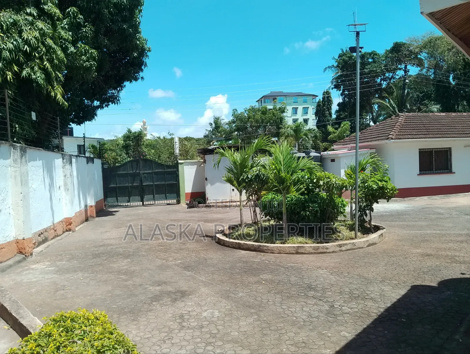 6bdrm Bungalow in Nyali Estate for sale