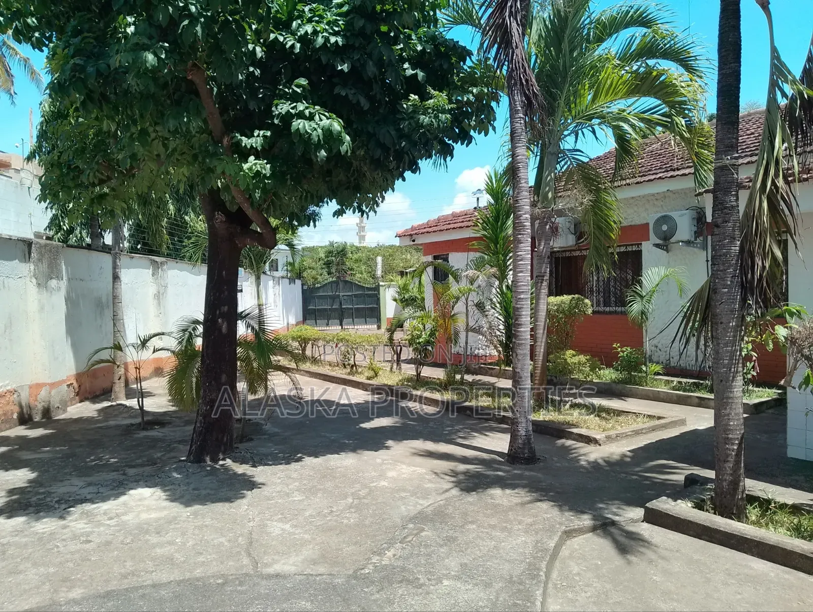 6bdrm Bungalow in Nyali Estate for sale
