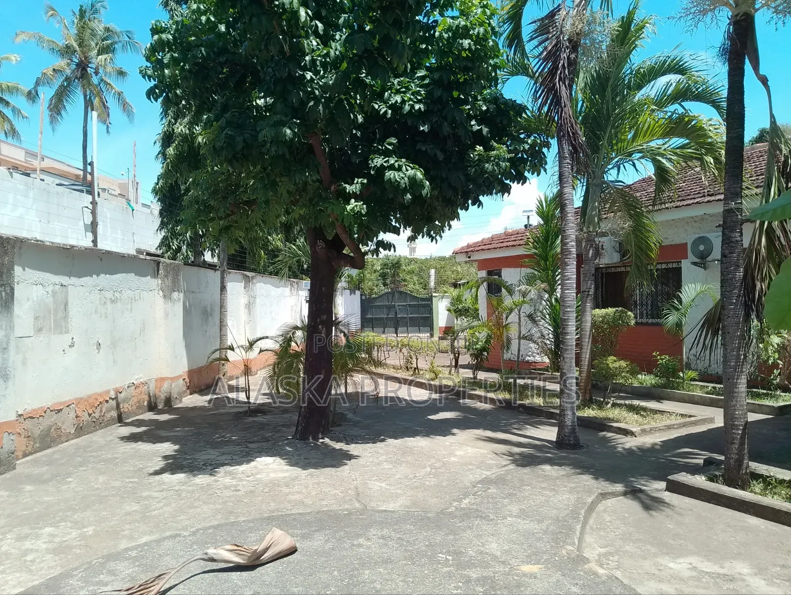 6bdrm Bungalow in Nyali Estate for sale