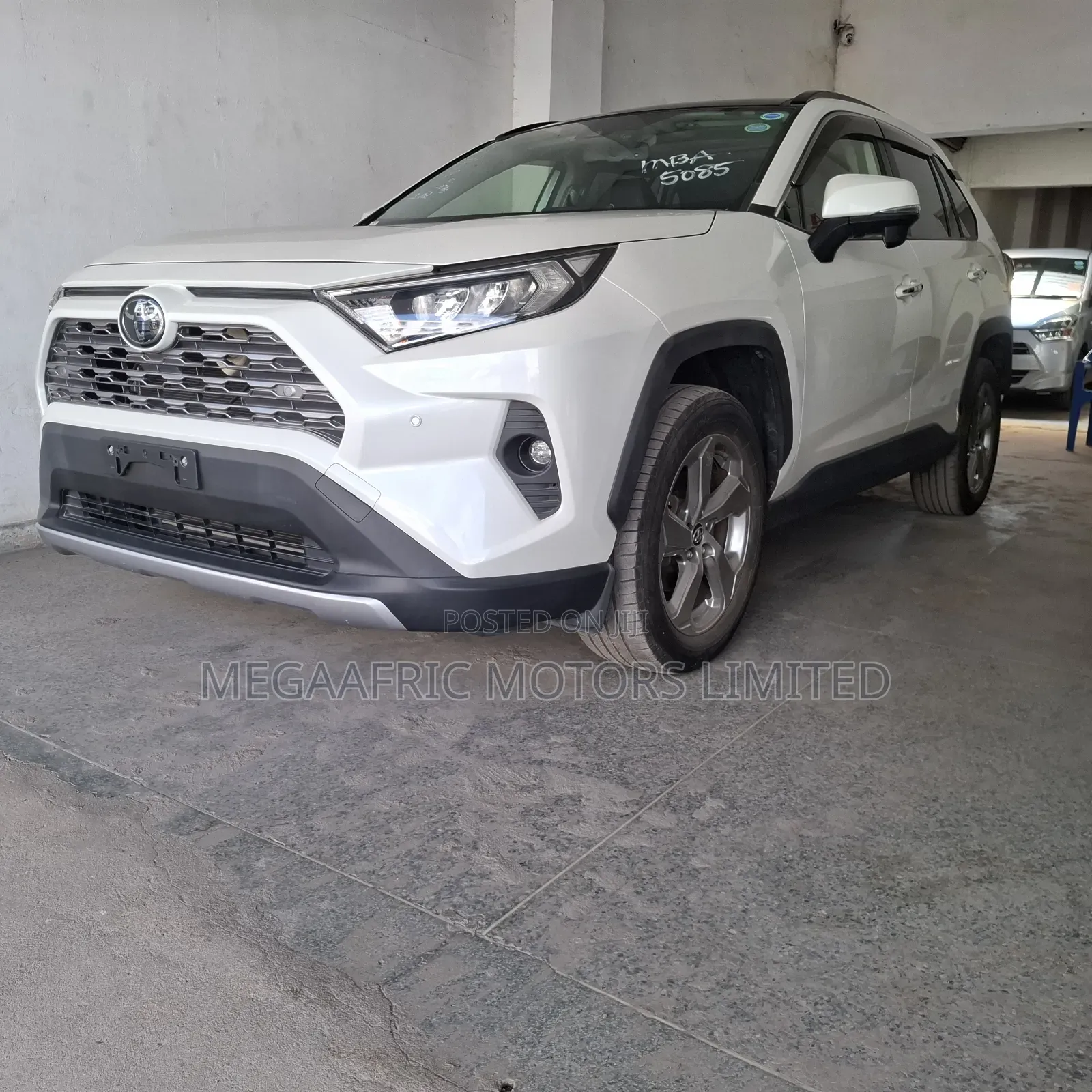 Toyota RAV4 Limited AWD 2019 White